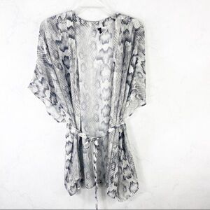 H&M Gray Patterned Kimono Top